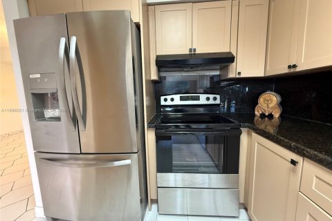 Copropriété à vendre à Miami, Floride: 2 chambres, 108.7 m2 № 1947893 - photo 15