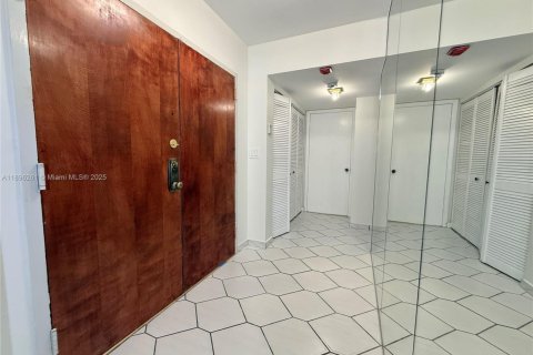 Copropriété à vendre à Miami, Floride: 2 chambres, 108.7 m2 № 1947893 - photo 21