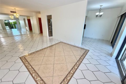 Copropriété à vendre à Miami, Floride: 2 chambres, 108.7 m2 № 1947893 - photo 4
