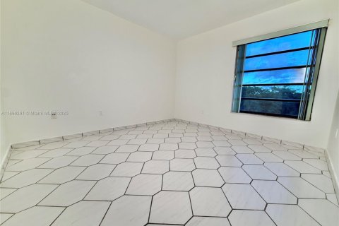 Copropriété à vendre à Miami, Floride: 2 chambres, 108.7 m2 № 1947893 - photo 24