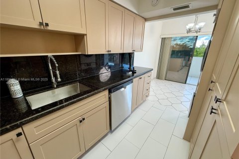 Copropriété à vendre à Miami, Floride: 2 chambres, 108.7 m2 № 1947893 - photo 18