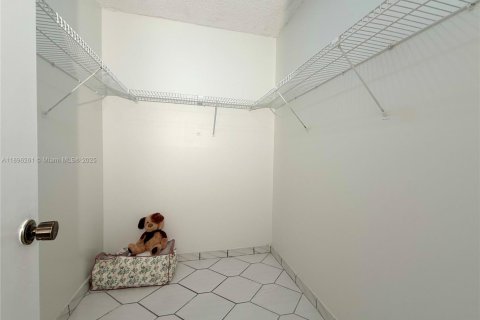 Copropriété à vendre à Miami, Floride: 2 chambres, 108.7 m2 № 1947893 - photo 25