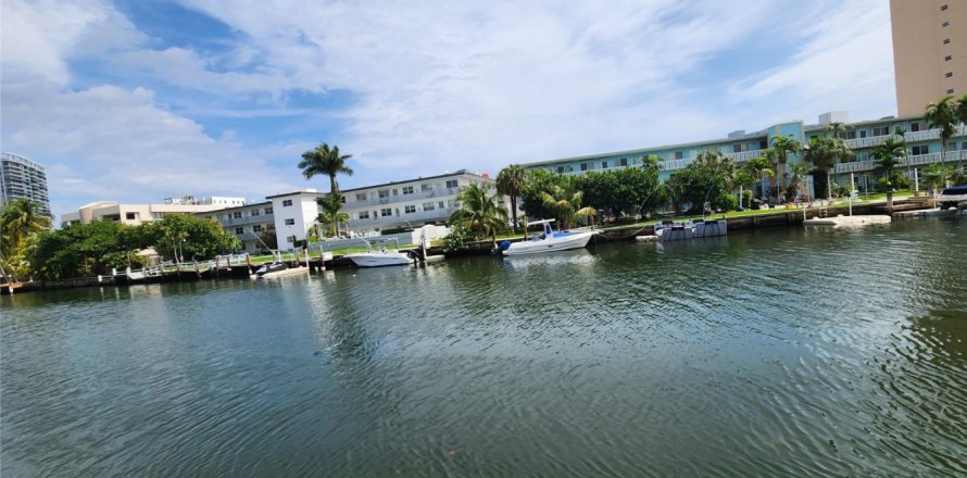 Condo à Hallandale Beach, Floride, 1 chambre № 1077878