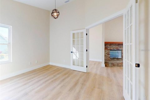 House in New Smyrna Beach, Florida 2 bedrooms, 135.27 sq.m. № 2393493 - photo 10