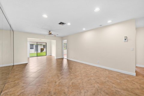 Apartment in Delray Beach, Florida 3 bedrooms, 119.66 sq.m. № 2247657 - photo 11