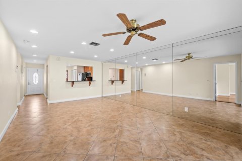 Apartment in Delray Beach, Florida 3 bedrooms, 119.66 sq.m. № 2247657 - photo 10