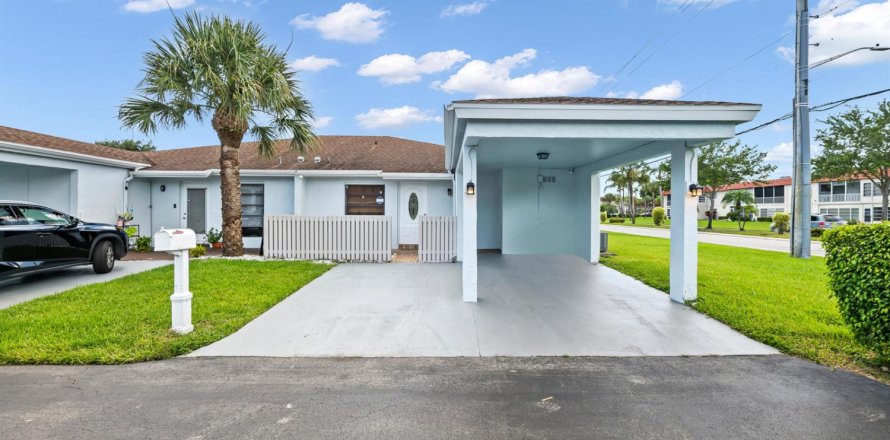 Apartment in Delray Beach, Florida 3 bedrooms, 119.66 sq.m. № 2247657
