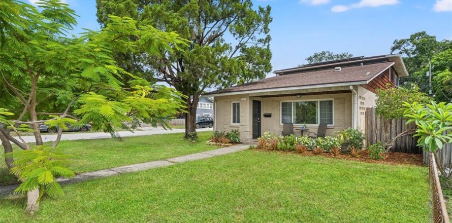 Casa en Saint Petersburg, Florida 3 dormitorios, 138.61 m2 № 2209488