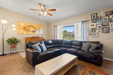 Casa en venta en Saint Petersburg, Florida, 3 dormitorios, 138.61 m2 № 2209488 - foto 4