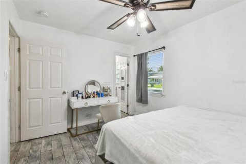 House in Tampa, Florida 3 bedrooms, 104.05 sq.m. № 1848725 - photo 24
