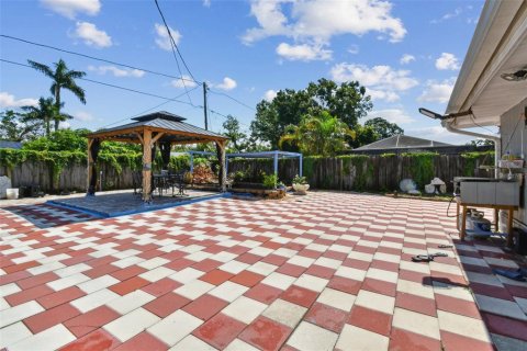 House in Tampa, Florida 3 bedrooms, 104.05 sq.m. № 1848725 - photo 5