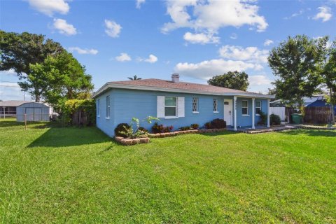 House in Tampa, Florida 3 bedrooms, 104.05 sq.m. № 1848725 - photo 7