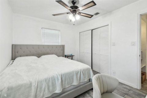 House in Tampa, Florida 3 bedrooms, 104.05 sq.m. № 1848725 - photo 25