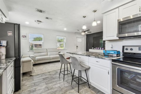 House in Tampa, Florida 3 bedrooms, 104.05 sq.m. № 1848725 - photo 16