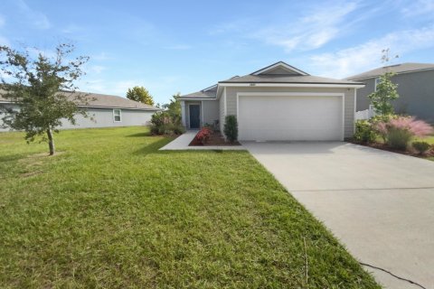House in CROSS CREEK in Parrish, Florida 3 bedrooms, 131.92 sq.m. № 809470 - photo 1