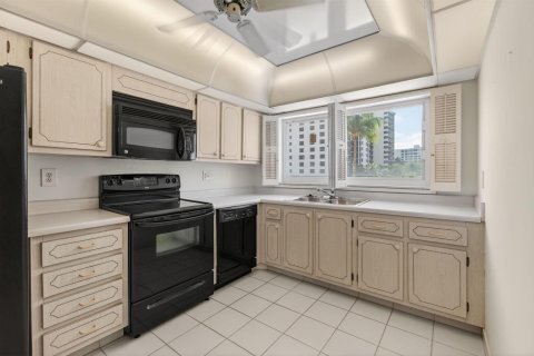 Купить кондоминиум в Хайленд-Бич, Флорида 3 комнаты, 91.14м2, № 2082794 - фото 17