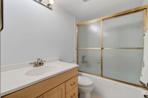 Купить кондоминиум в Хайленд-Бич, Флорида 3 комнаты, 91.14м2, № 2082794 - фото 23