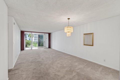 Купить кондоминиум в Хайленд-Бич, Флорида 3 комнаты, 91.14м2, № 2082794 - фото 16