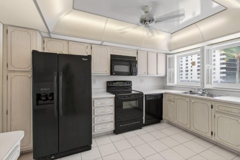 Купить кондоминиум в Хайленд-Бич, Флорида 3 комнаты, 91.14м2, № 2082794 - фото 19
