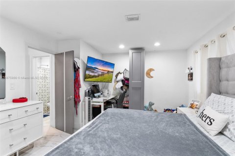 House in Miami Gardens, Florida 3 bedrooms, 117.06 sq.m. № 1926902 - photo 18