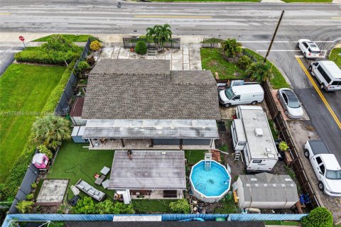 House in Miami Gardens, Florida 3 bedrooms, 117.06 sq.m. № 1926902 - photo 27