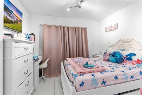 House in Miami Gardens, Florida 3 bedrooms, 117.06 sq.m. № 1926902 - photo 16