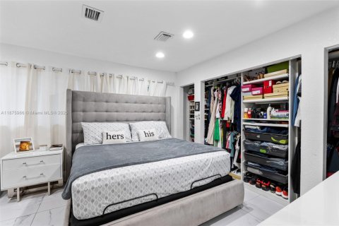 House in Miami Gardens, Florida 3 bedrooms, 117.06 sq.m. № 1926902 - photo 17