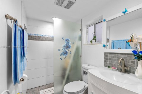 House in Miami Gardens, Florida 3 bedrooms, 117.06 sq.m. № 1926902 - photo 14