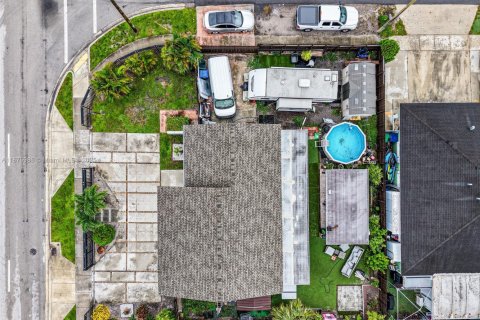 House in Miami Gardens, Florida 3 bedrooms, 117.06 sq.m. № 1926902 - photo 28