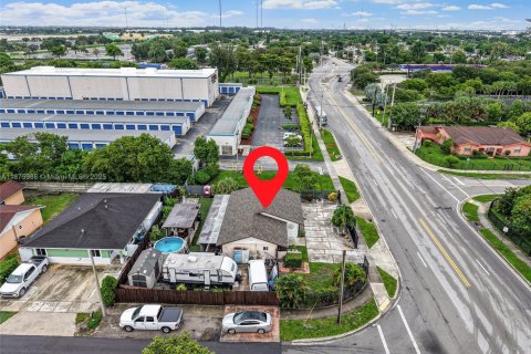 House in Miami Gardens, Florida 3 bedrooms, 117.06 sq.m. № 1926902 - photo 25