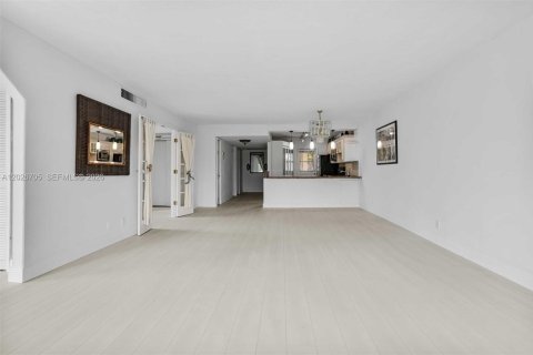Condominio en alquiler en Pompano Beach, Florida, 3 dormitorios, 129.13 m2 № 2154732 - foto 9