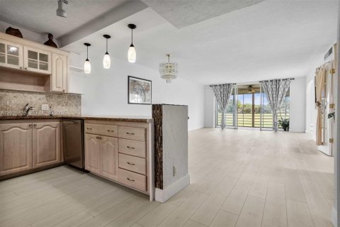 Condominio en alquiler en Pompano Beach, Florida, 3 dormitorios, 129.13 m2 № 2154732 - foto 4