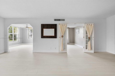 Condominio en alquiler en Pompano Beach, Florida, 3 dormitorios, 129.13 m2 № 2154732 - foto 10