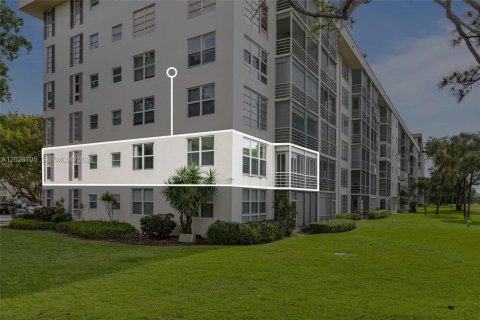 Condominio en alquiler en Pompano Beach, Florida, 3 dormitorios, 129.13 m2 № 2154732 - foto 30