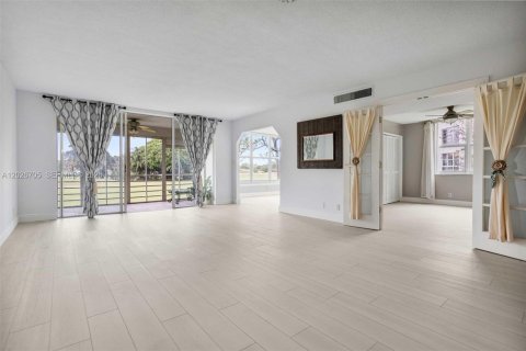 Condominio en alquiler en Pompano Beach, Florida, 3 dormitorios, 129.13 m2 № 2154732 - foto 2