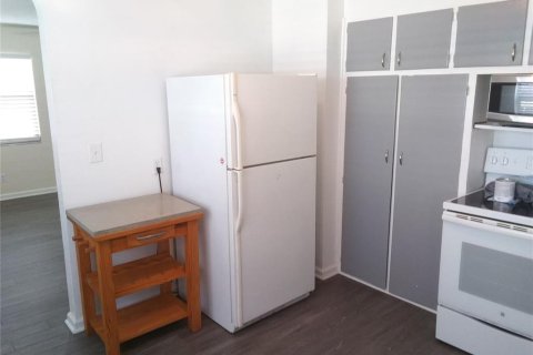 Снять в аренду виллу или дом в Сент-Питерсберг, Флорида 1 комната, 76.55м2, № 1644623 - фото 9