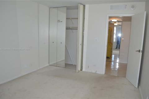 Condo in Sunny Isles Beach, Florida, 2 bedrooms  № 1489673 - photo 20