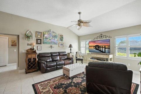 Casa en venta en Palm Coast, Florida, 3 dormitorios, 227.24 m2 № 1816838 - foto 14