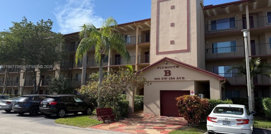 Condominio en Pembroke Pines, Florida, 2 dormitorios  № 2028461