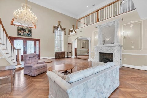 House in Spring Hill, Florida 5 bedrooms, 502.6 sq.m. № 2115328 - photo 7