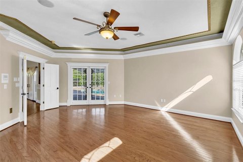 House in Spring Hill, Florida 5 bedrooms, 502.6 sq.m. № 2115328 - photo 23