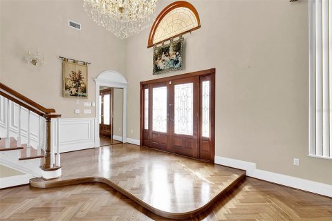 House in Spring Hill, Florida 5 bedrooms, 502.6 sq.m. № 2115328 - photo 4