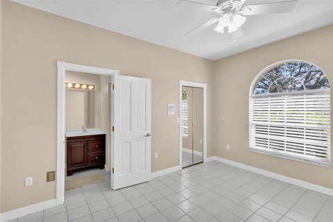 House in Spring Hill, Florida 5 bedrooms, 502.6 sq.m. № 2115328 - photo 30