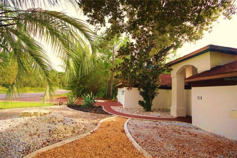 Casa en Homosassa, Florida 2 dormitorios, 166.76 m2 № 2430949