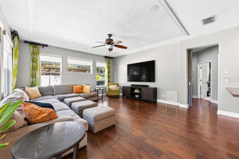 Villa ou maison à vendre à Apopka, Floride: 5 chambres, 355.54 m2 № 2419141 - photo 12