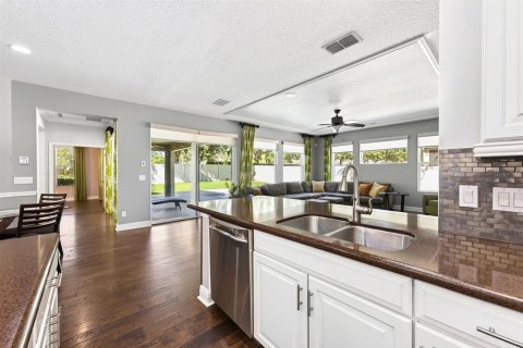 Villa ou maison à vendre à Apopka, Floride: 5 chambres, 355.54 m2 № 2419141 - photo 10