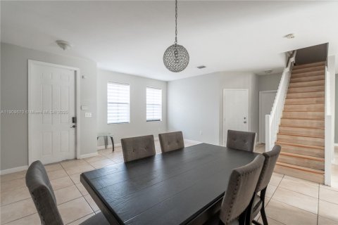 Купить таунхаус в Хомстед, Флорида 3 спальни, 162.95м2, № 1970707 - фото 10