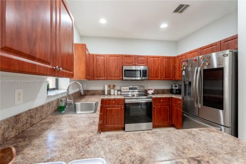 Купить таунхаус в Хомстед, Флорида 3 спальни, 162.95м2, № 1970707 - фото 6