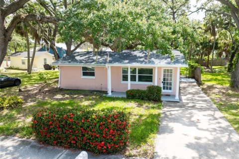 House in Tarpon Springs, Florida 2 bedrooms, 93.37 sq.m. № 1840668 - photo 2