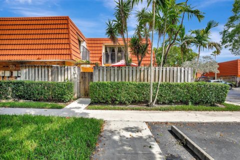 Townhouse in Plantation, Florida 2 bedrooms, 127.46 sq.m. № 1819894 - photo 2